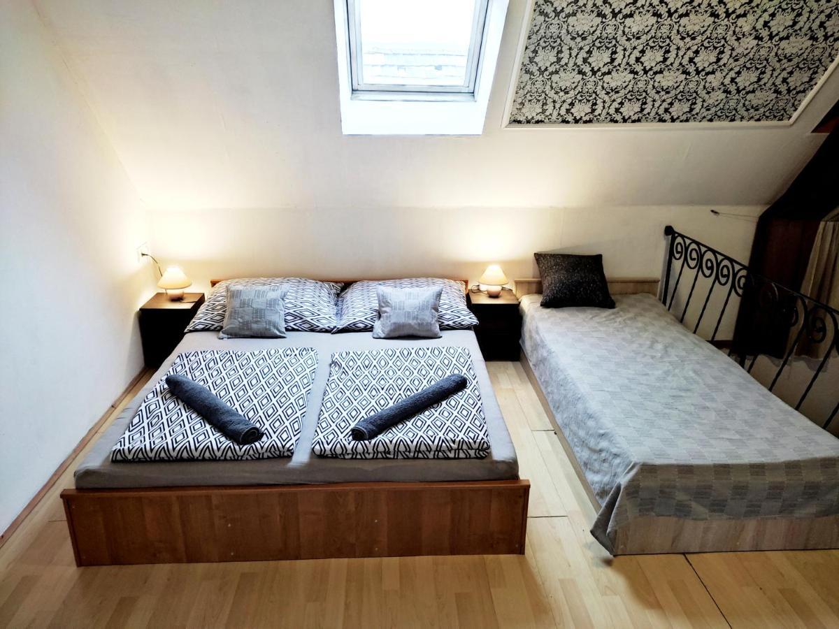 Monami Art Apartman Vác Exteriör bild