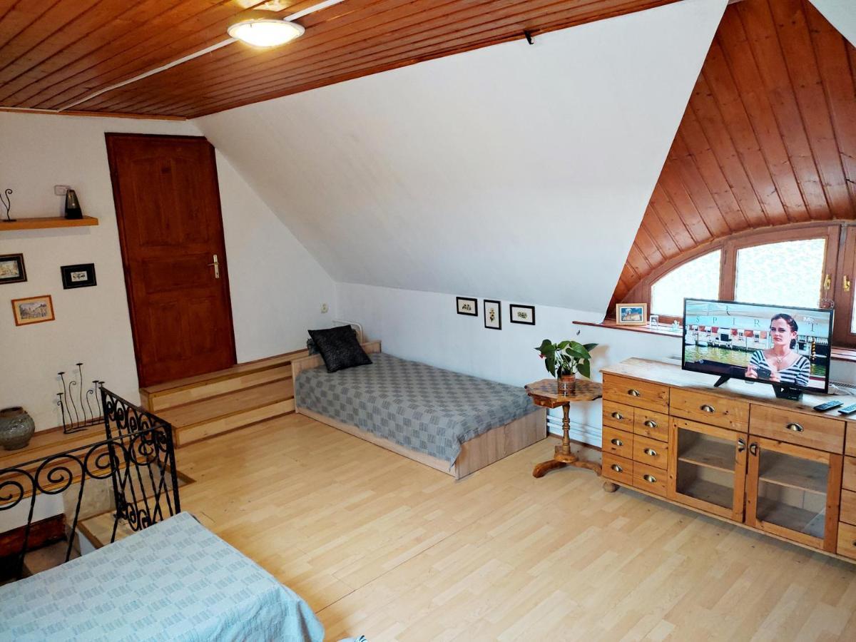 Monami Art Apartman Vác Exteriör bild